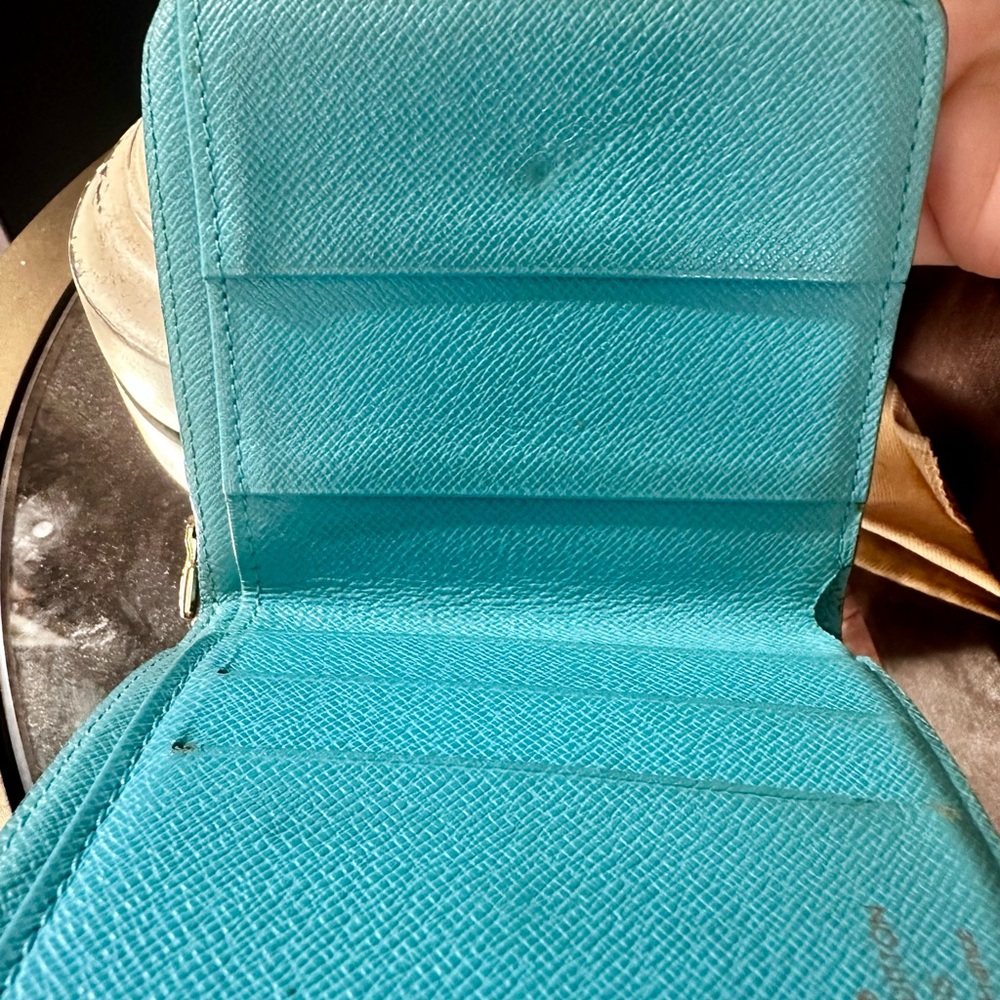 Louis Vuitton Compact Limited Edition Bell Boy Snap Zip Wallet - Picture 5 of 13